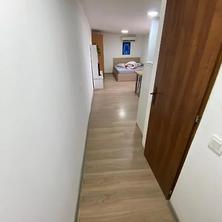 Garsoniera 4 Βουκουρέστι